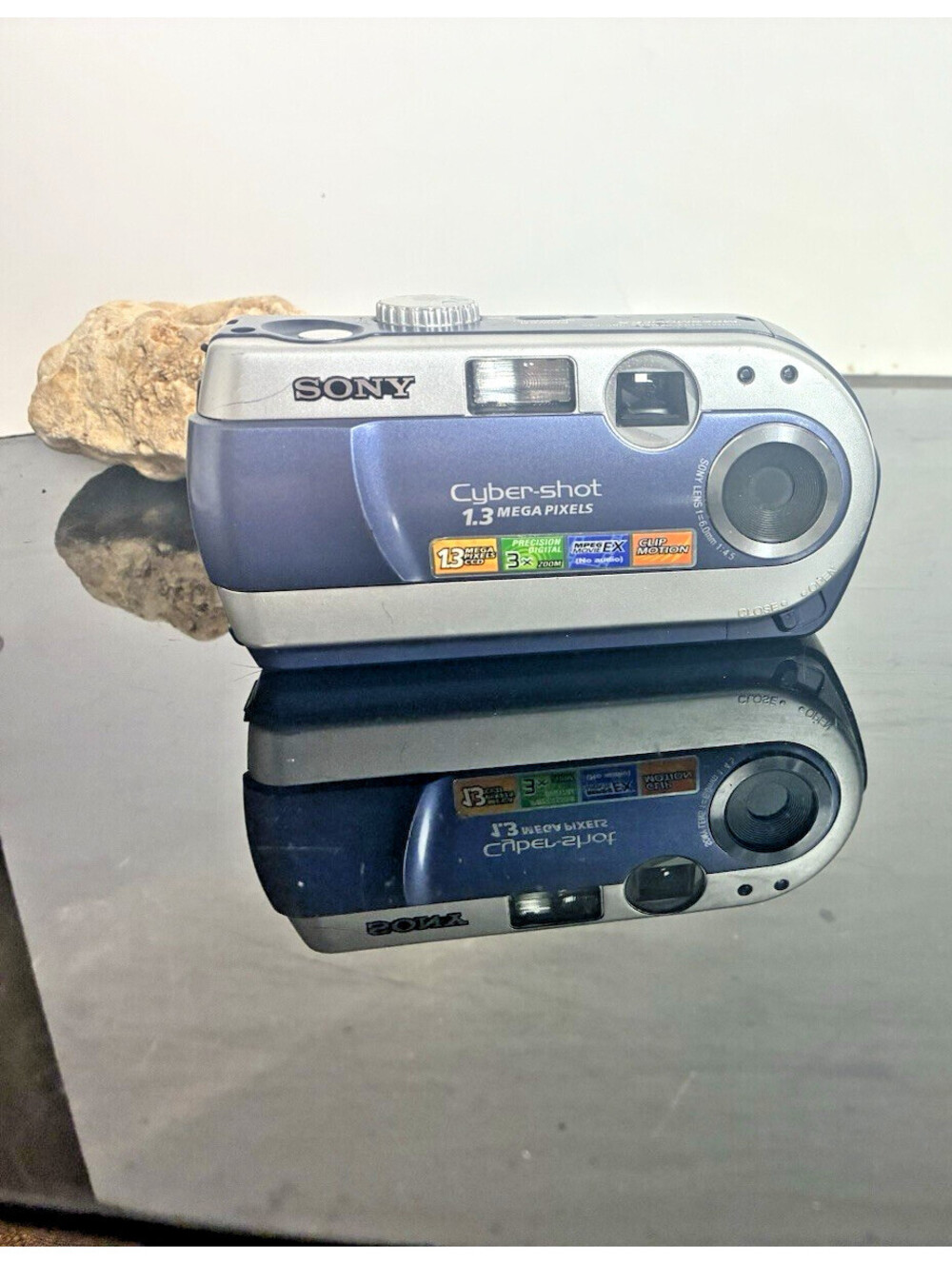 Sony Cyber-shot DSC-P20 1.3MP Digital Camera w Case 3x Zoom MovieEX Clip Motion